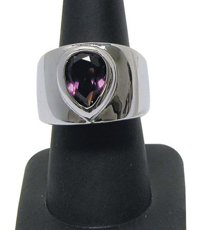 Single Ring Display Black Rubber