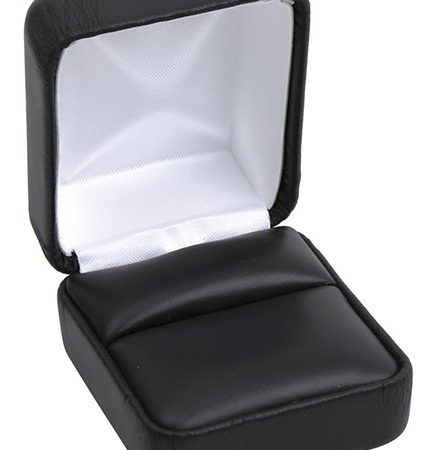 VR3 Leatherette metal ring box Black
